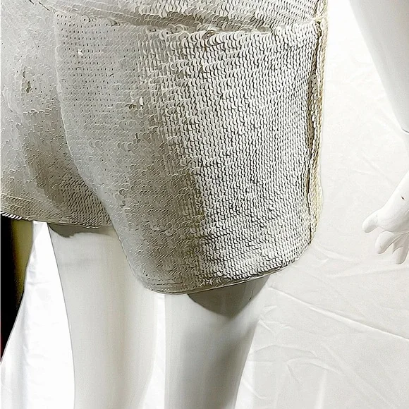 GUESS Solid White Sequin Short Shorts Size: Small - Picture 9 of 9